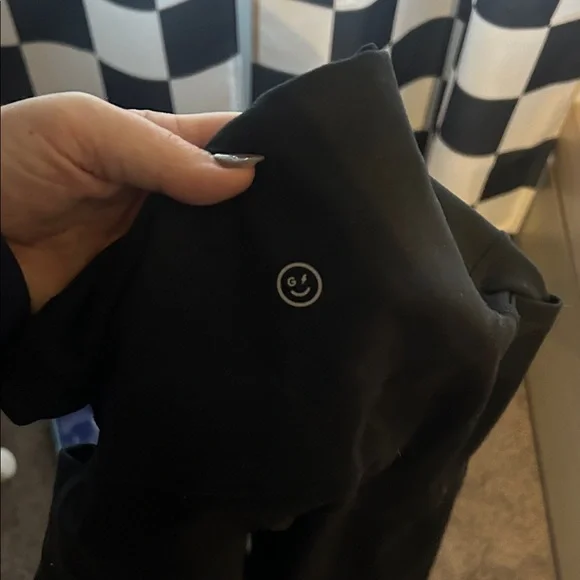 Gilly Hicks Recharge Black Pocket Leggings - Picture 2 of 4